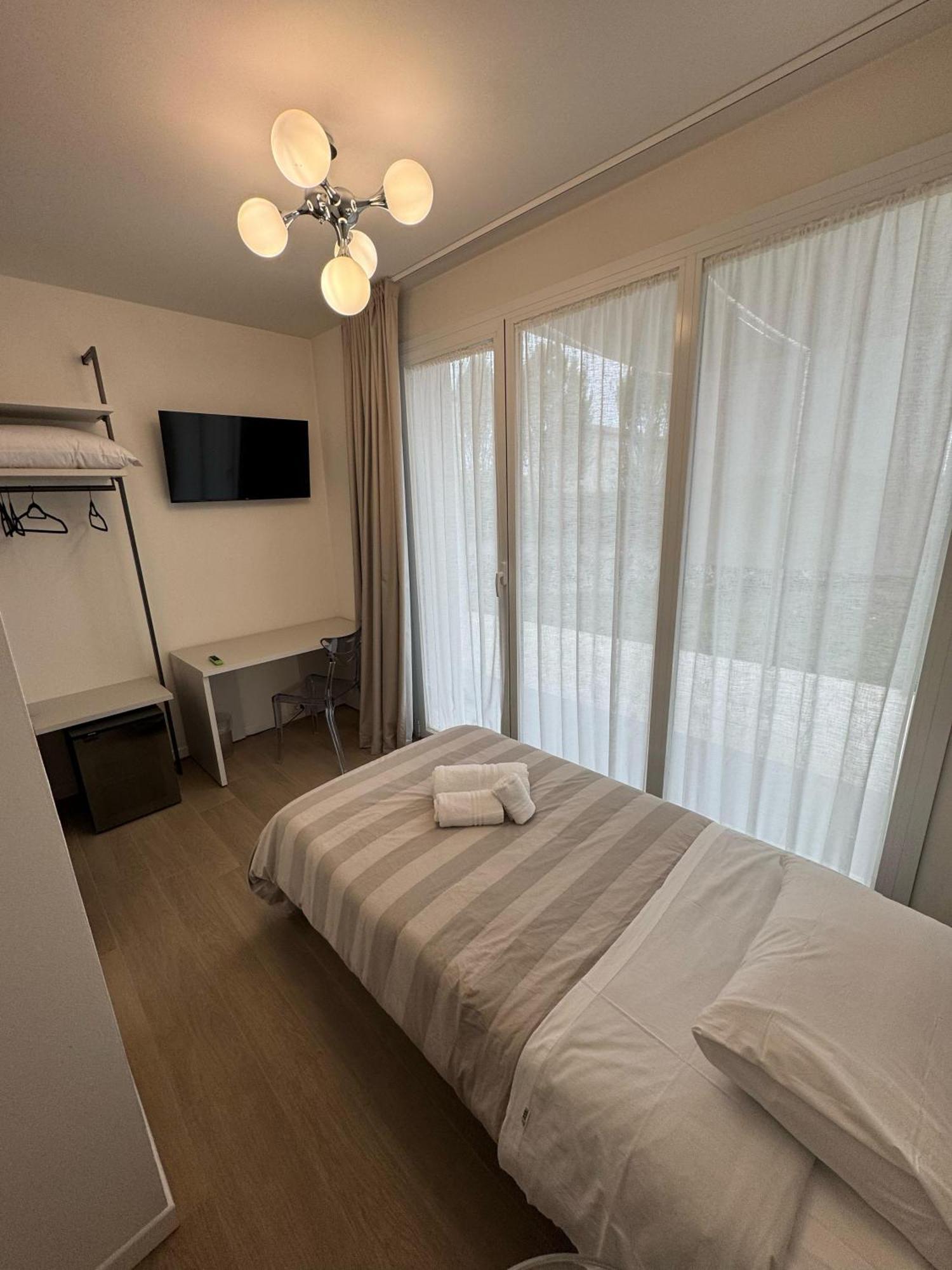 Hotel Villa Mary Санта-Мария-ди-Сала Экстерьер фото